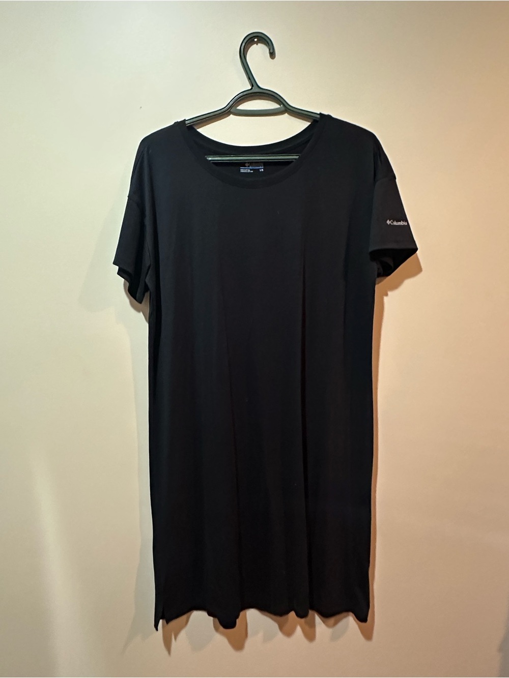 Columbia Black Crewneck Short Sleeve Top